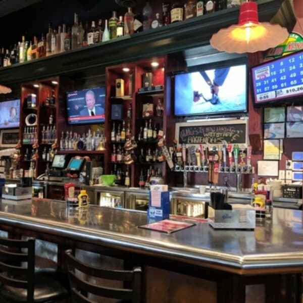 Mallie's Sports Grill & Bar