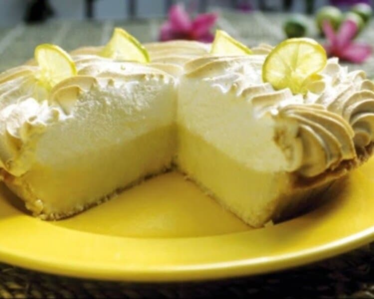 Blond Giraffe Key Lime Pie Factory