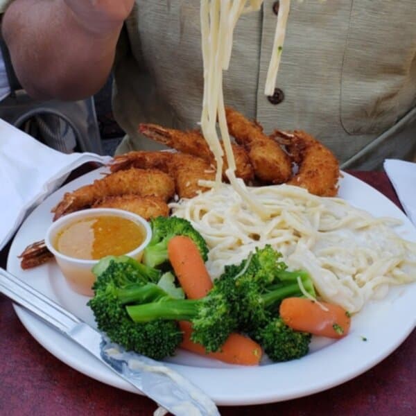 Shanghai Reds Bar & Grill