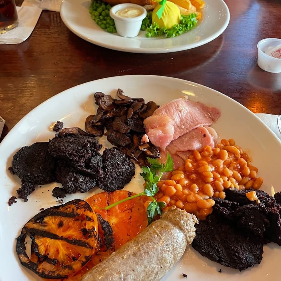 Red Lion British Pub