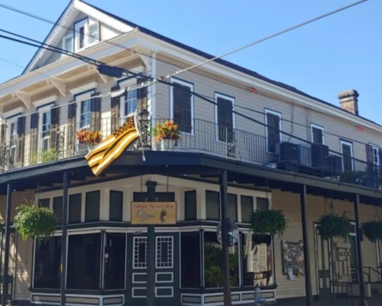 R Bar & Royal Street Inn